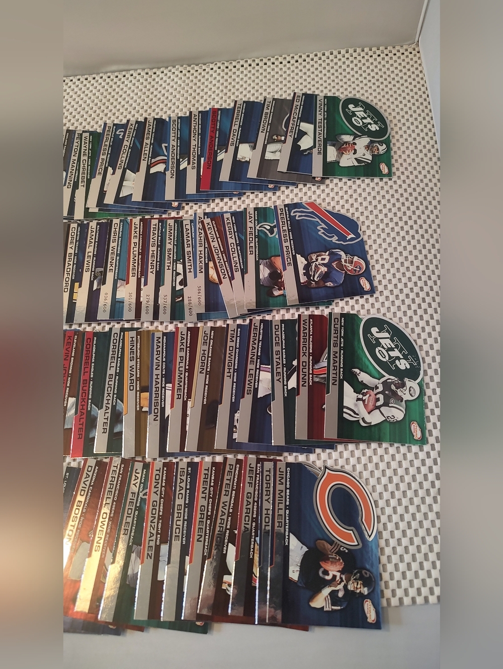 70 Football 2002 Trading Cards - Picture 2 of 3